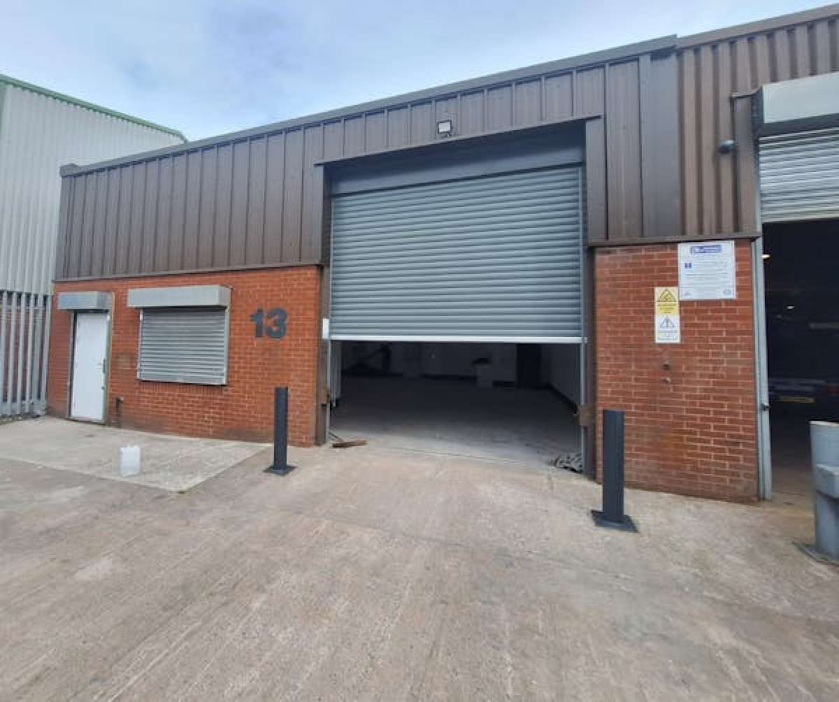 Industrial Unit in Irlam - photo 3