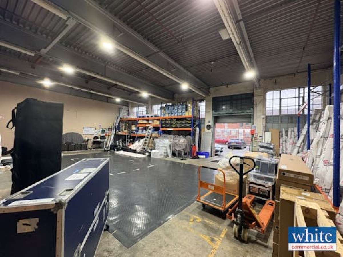 Industrial Unit in Banbury - photo 2