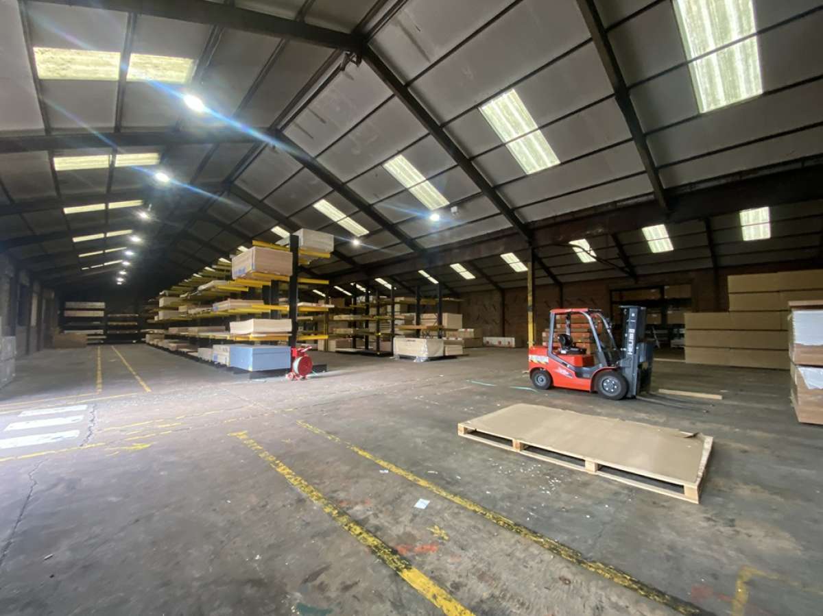 Industrial Unit in Oldbury - photo 3