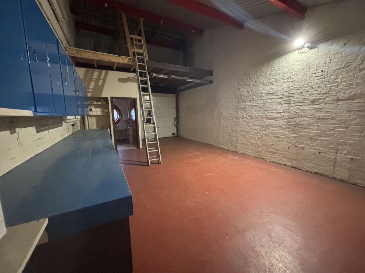 Industrial Unit in Kilmarnock - photo 3