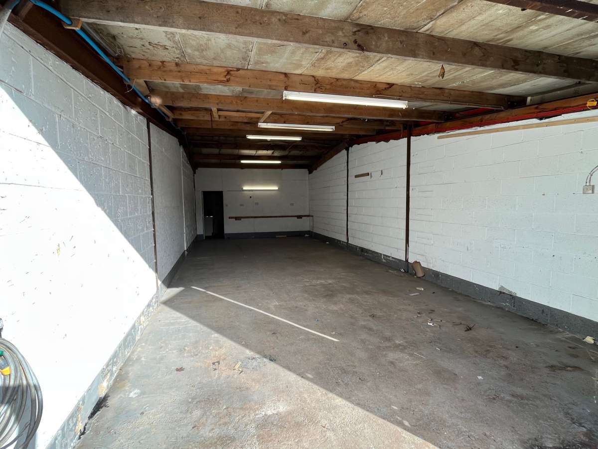 Industrial Unit in Uffculme - photo 3
