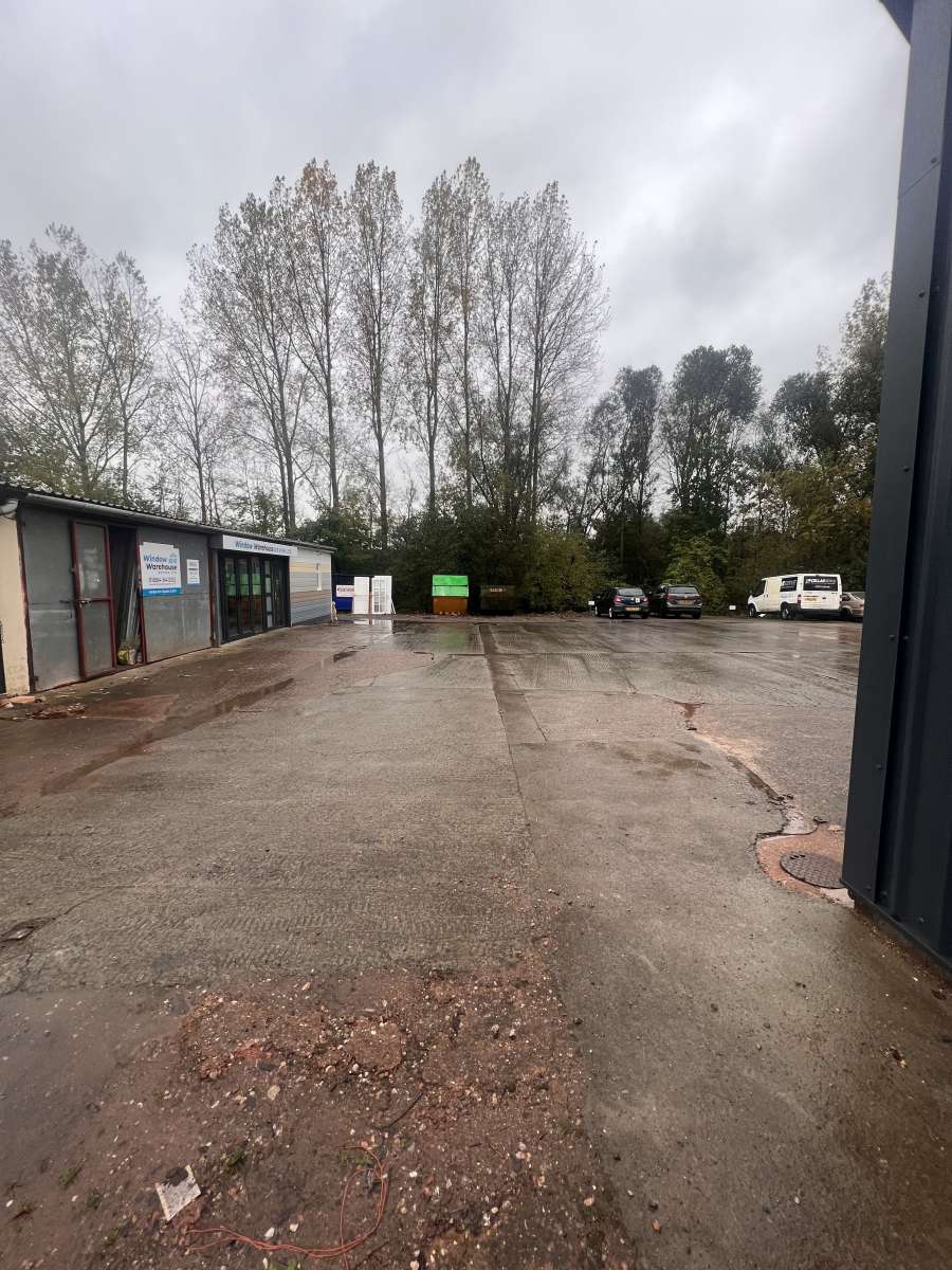 Industrial Unit in Uffculme - photo 4