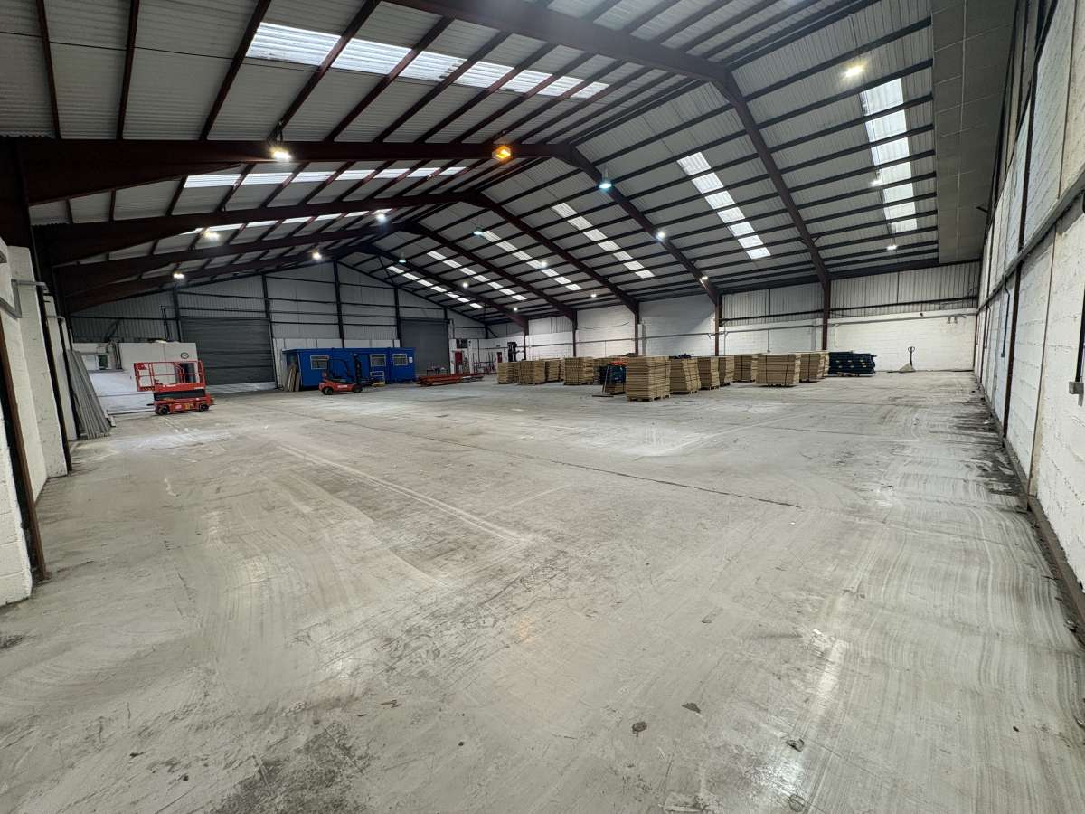 Industrial Unit in Southampton - photo 2