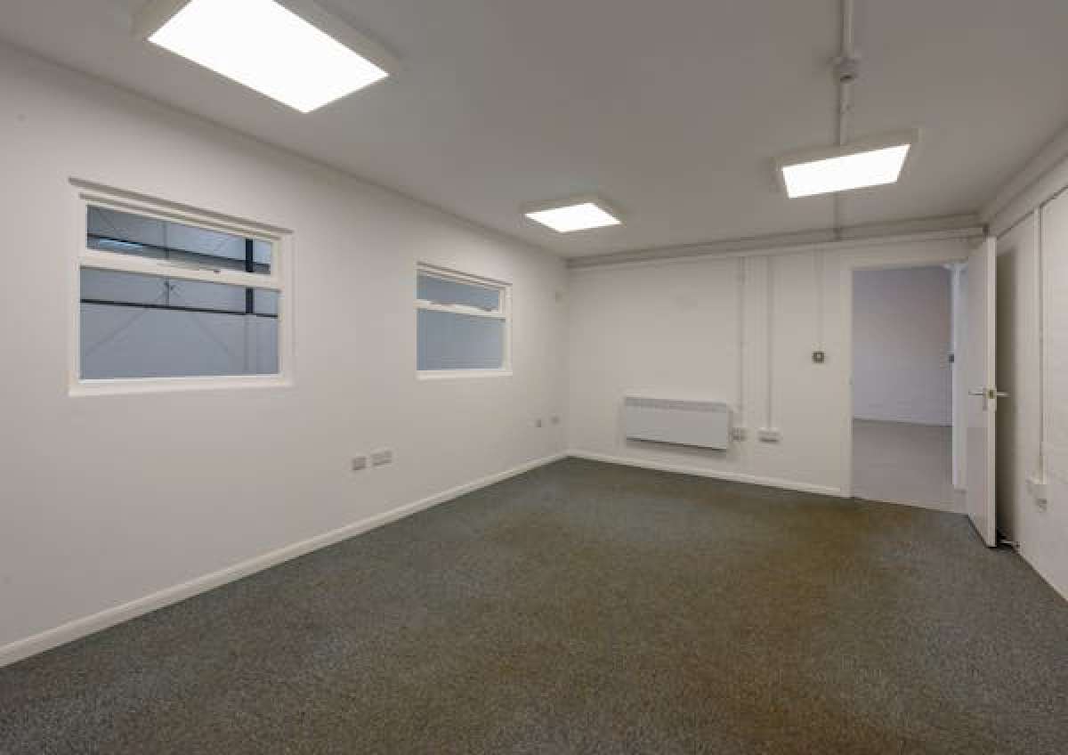Industrial Unit in Birmingham - photo 4