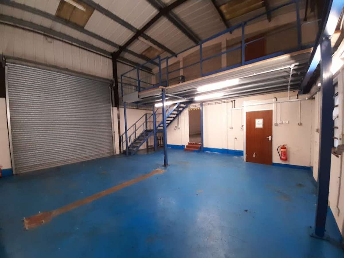 Industrial Unit in Whitchurch - photo 4