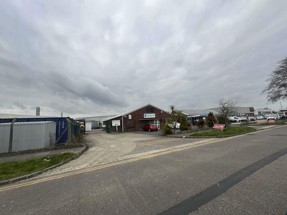Industrial Unit in Eastbourne - photo 2