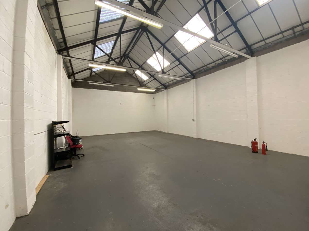 Industrial Unit in Worcester - photo 2