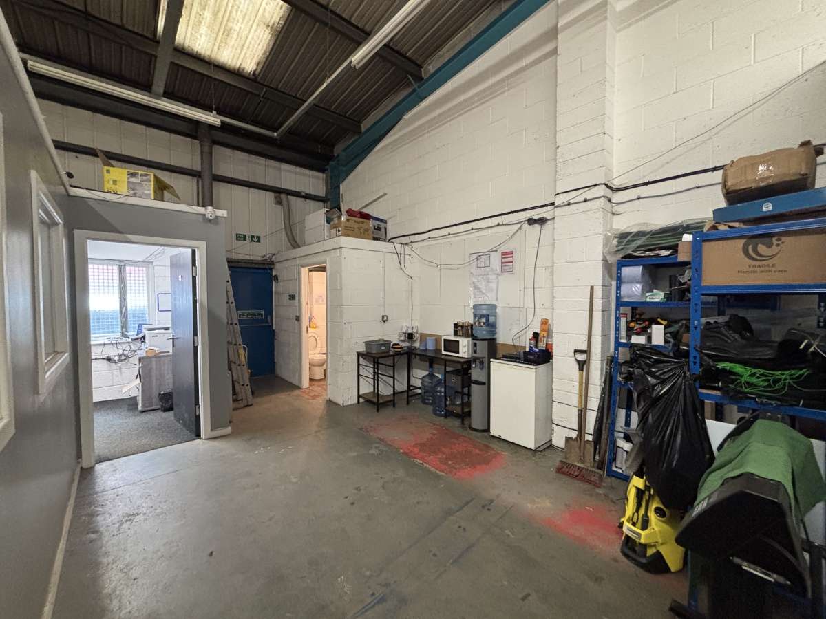 Industrial Unit in Bailiff Bridge - photo 2