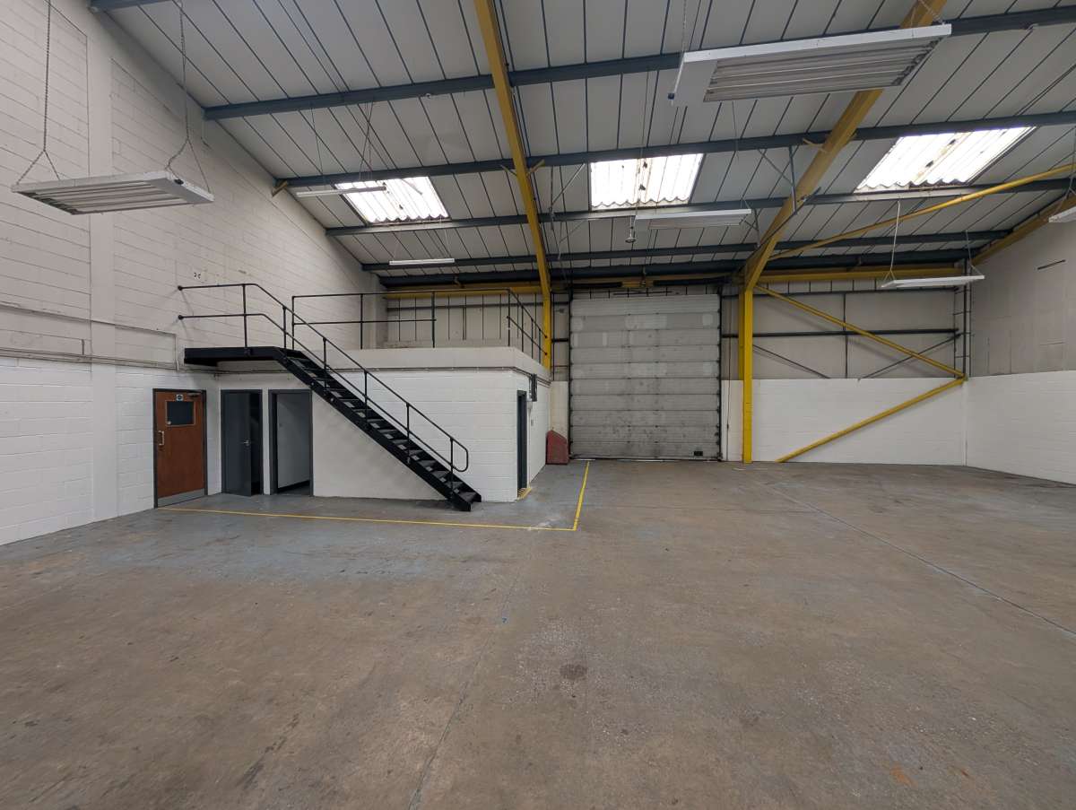 Industrial Unit in Bognor Regis - photo 2