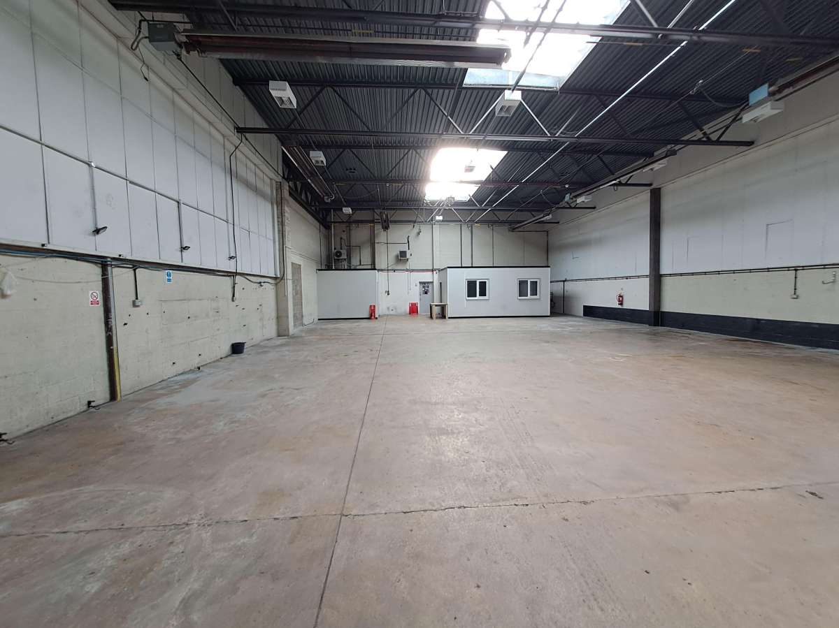 Industrial Unit in Bletchley - photo 3
