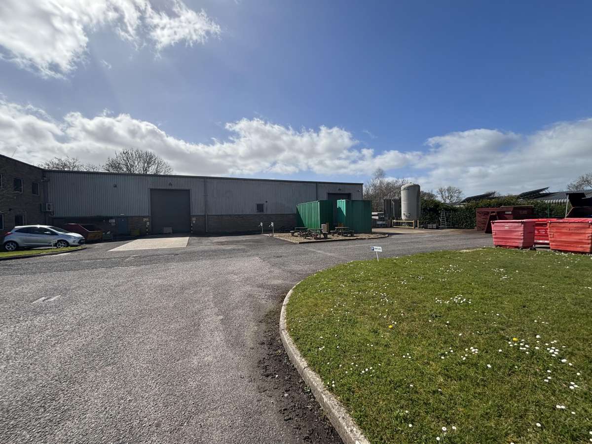 Industrial Unit in Axminster - photo 2