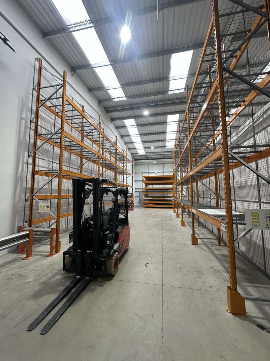 Industrial Unit in Reading - photo 2