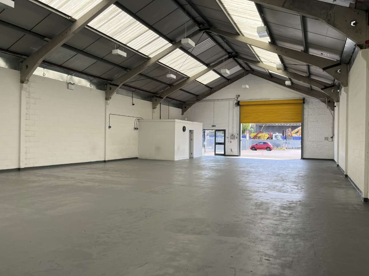 Industrial Unit in London - photo 3