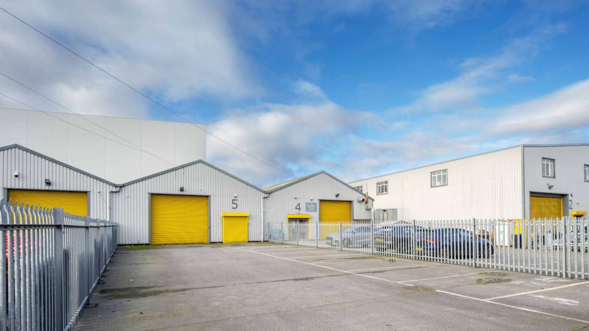 Industrial Unit in London - photo 4