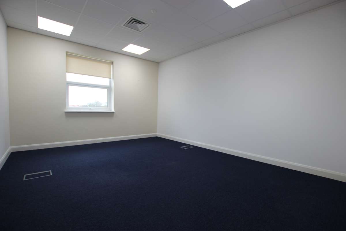 Industrial Unit in Newark-On-Trent - photo 2