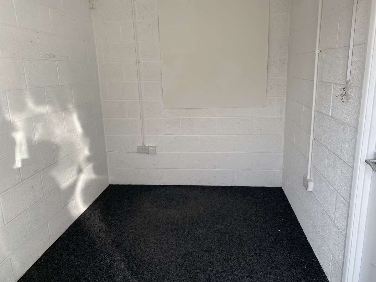 Industrial Unit in Lincoln - photo 4