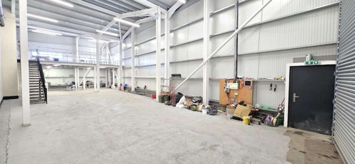 Industrial Unit in Canvey Island - photo 4