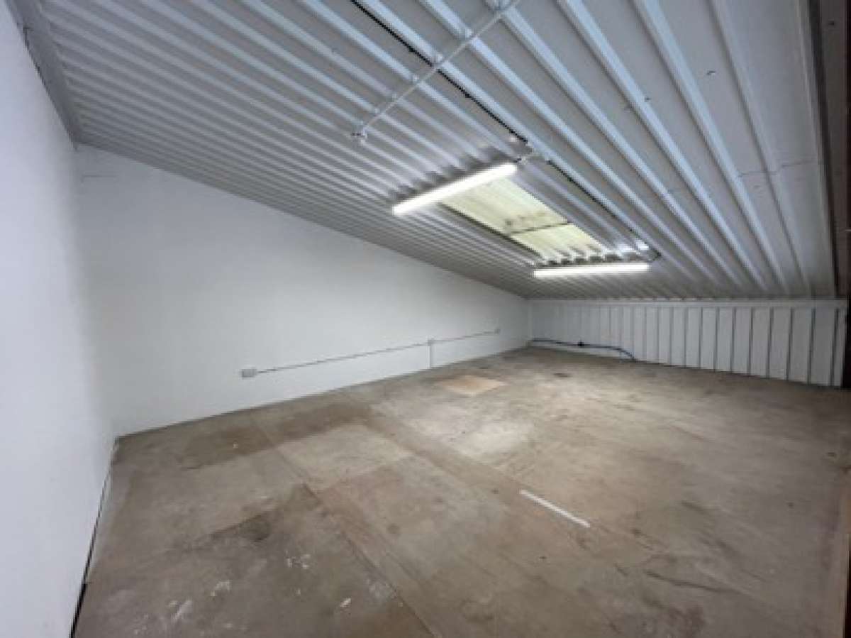 Industrial Unit in Uffculme - photo 3