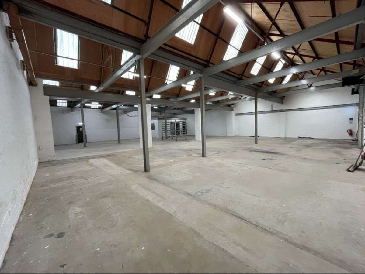 Industrial Unit in Mirfield - photo 3