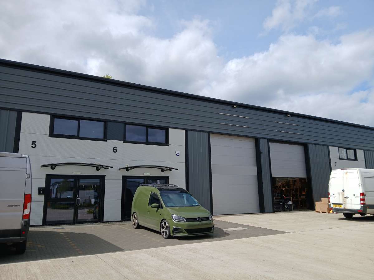 Industrial Unit in Peterborough - photo 2
