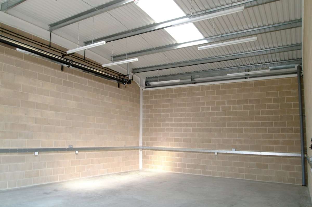 Industrial Unit in Southampton - photo 2