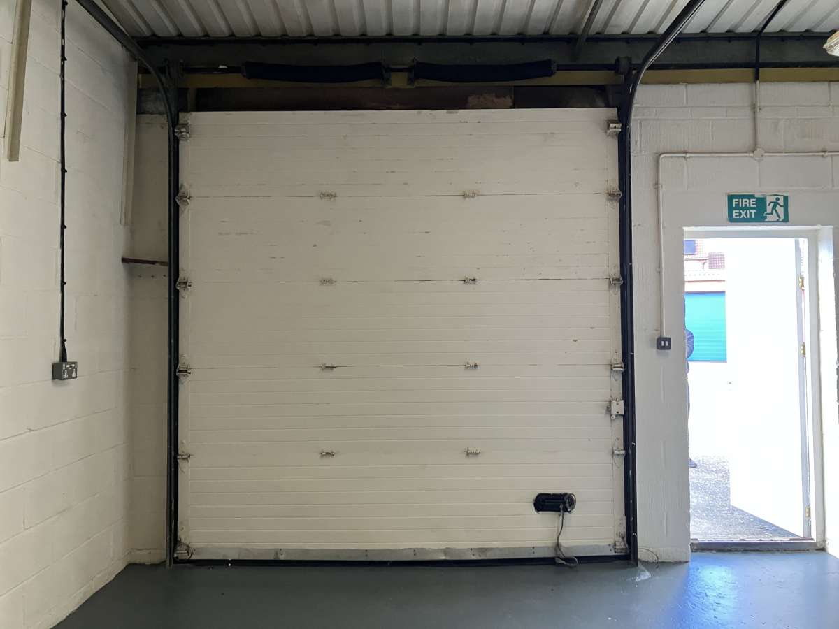 Industrial Unit in St. Johns Business Estate - photo 2