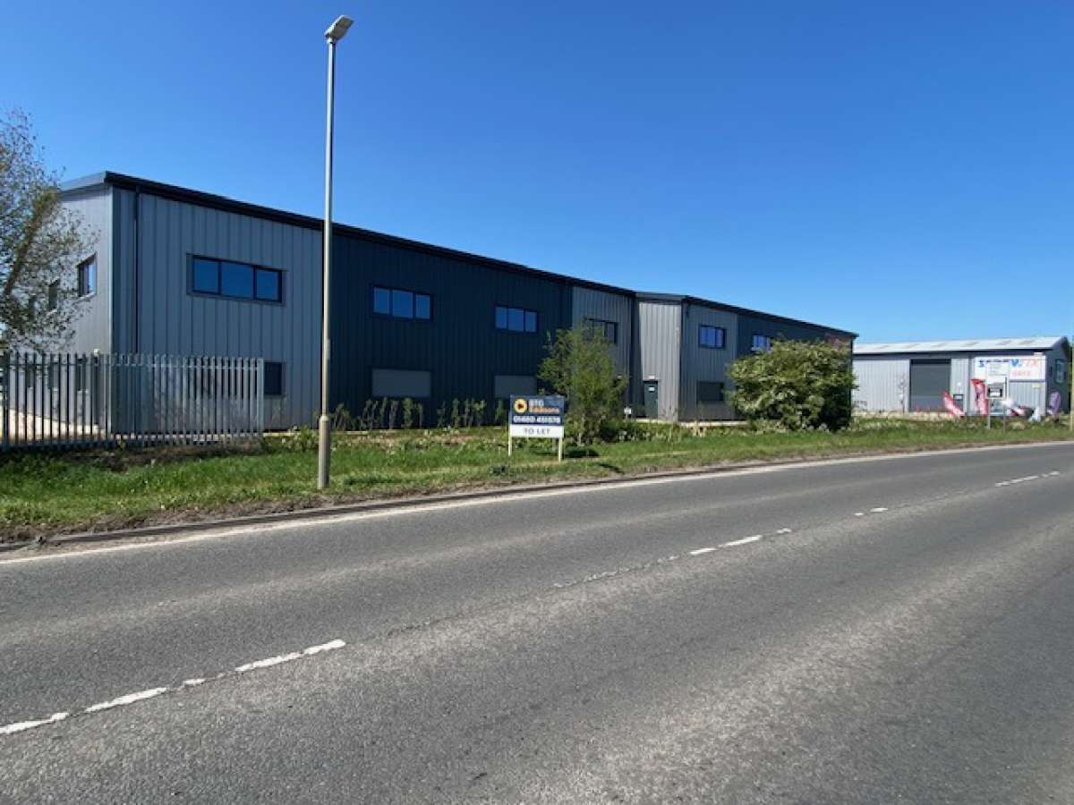 Industrial Unit in St Ives (Cambs) - photo 3