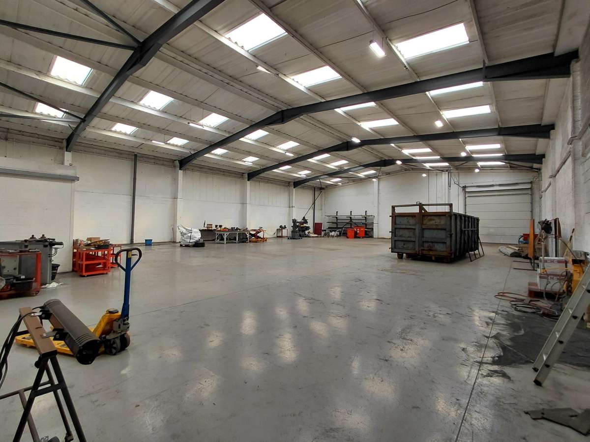 Industrial Unit in Milton Keynes - photo 4