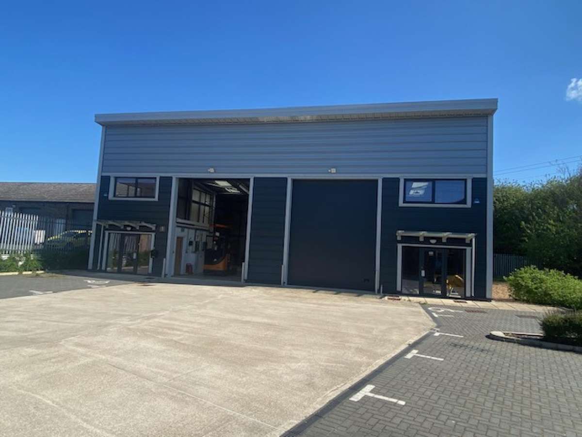 Industrial Unit in Stukeley Meadows Industrial Estate - photo 3