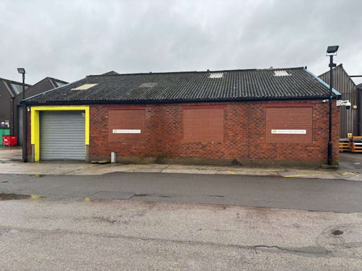 Industrial Unit in Manchester - photo 4