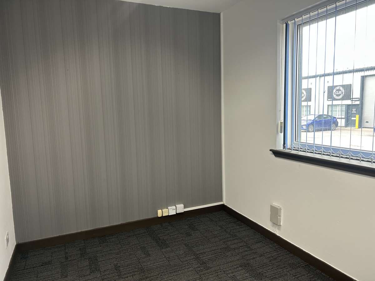 Industrial Unit in Altens Industrial Estate - photo 4