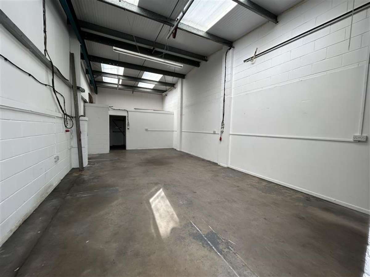 Industrial Unit in Saltash - photo 4