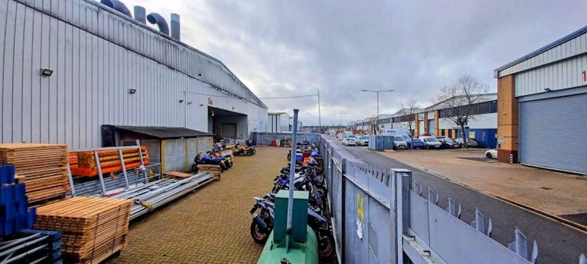 Industrial Unit in Egham - photo 4