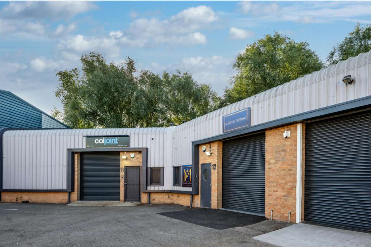 Industrial Unit in Erith - photo 2