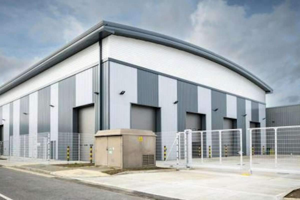 Industrial Unit in London - photo 3
