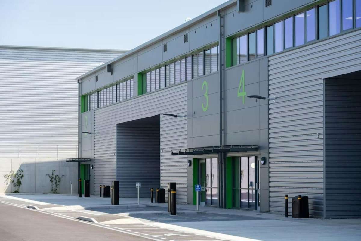 Industrial Unit in Dagenham - photo 3