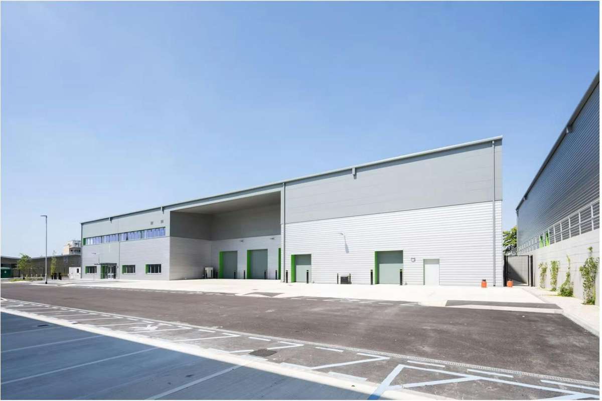 Industrial Unit in Dagenham - photo 3