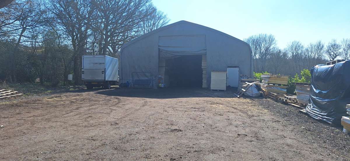 Industrial Unit in Warnham - photo 2