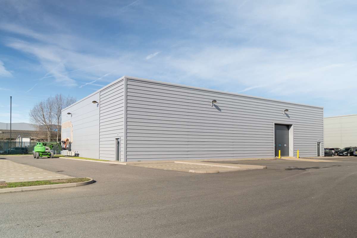 Industrial Unit in London - photo 3