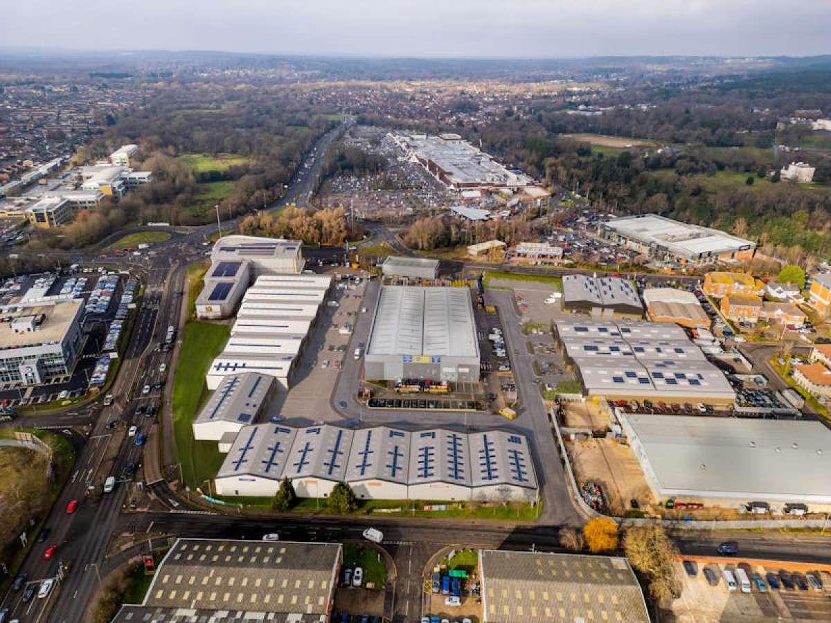 Industrial Unit in Camberley - photo 4