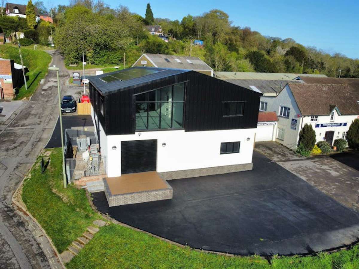 Industrial Unit in Horndean - photo 2
