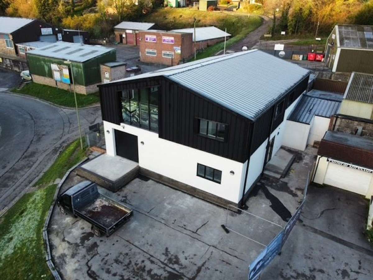 Industrial Unit in Horndean - photo 3