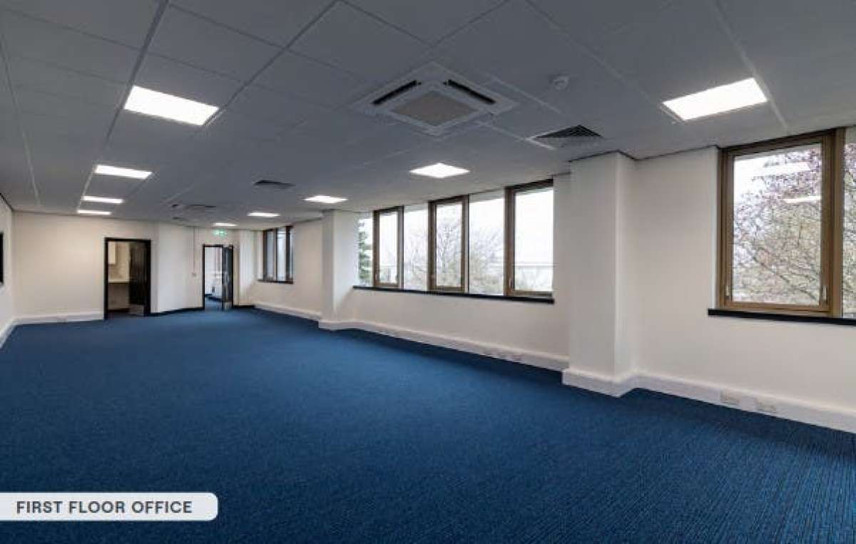 Industrial Unit in Greenhithe - photo 4