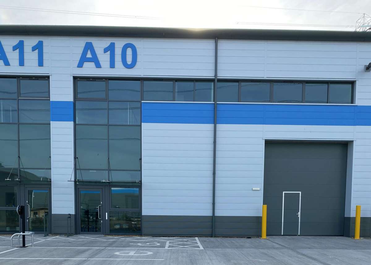 Industrial Unit in Dartford - photo 2