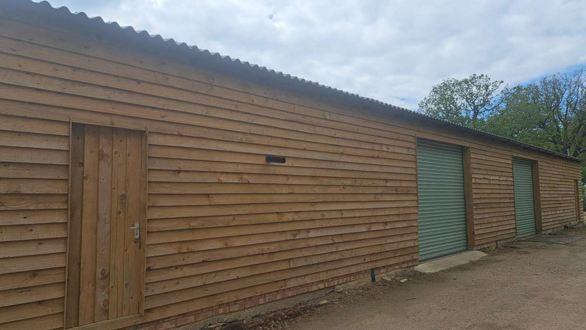 Industrial Unit in Tyringham - photo 3