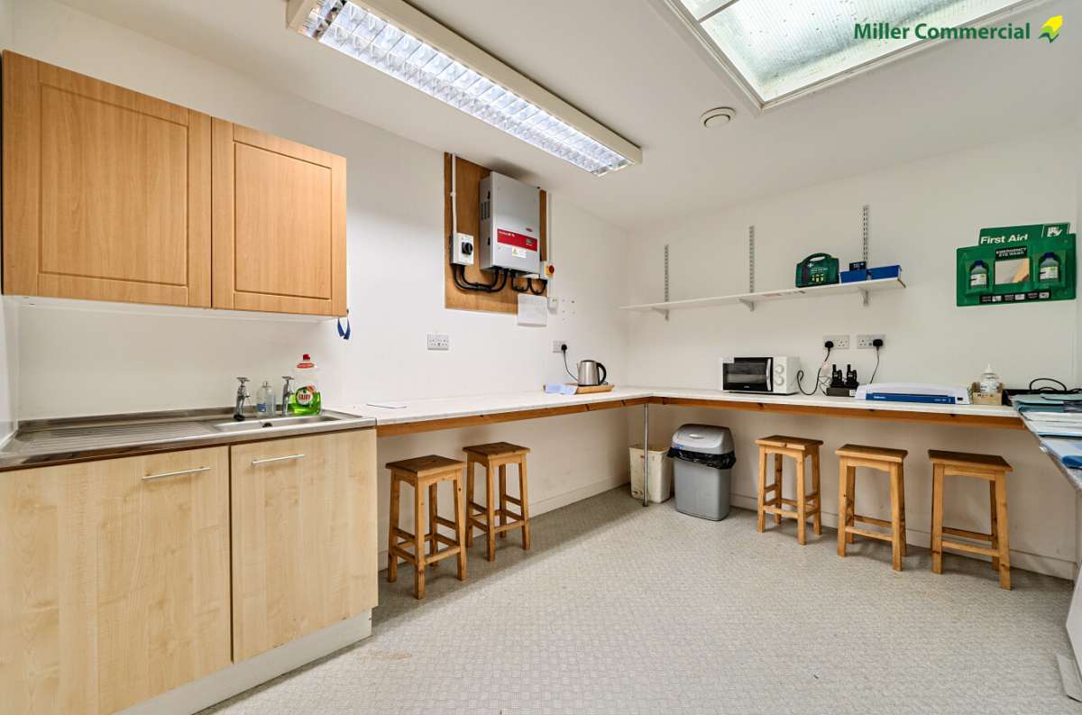 Industrial Unit in St. Ives - photo 2