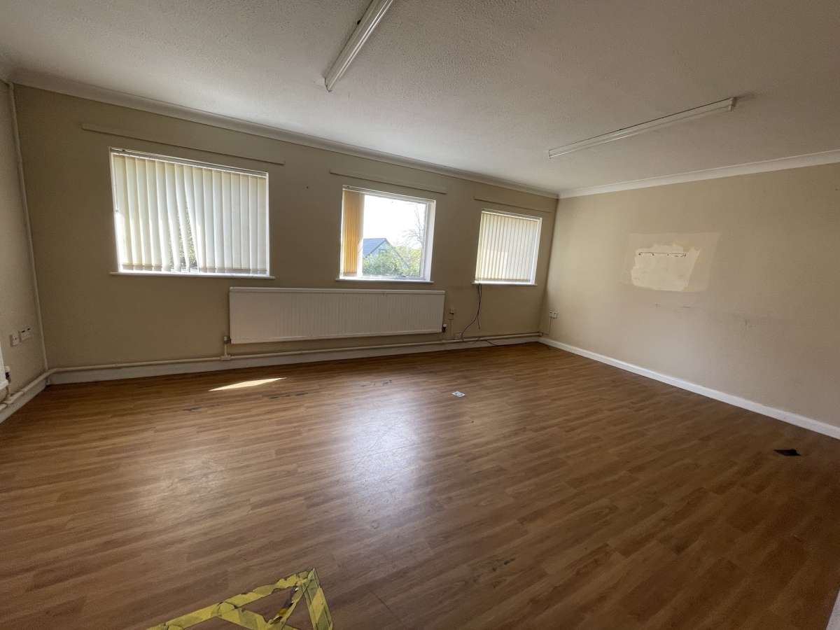 Industrial Unit in Bury St. Edmunds - photo 3