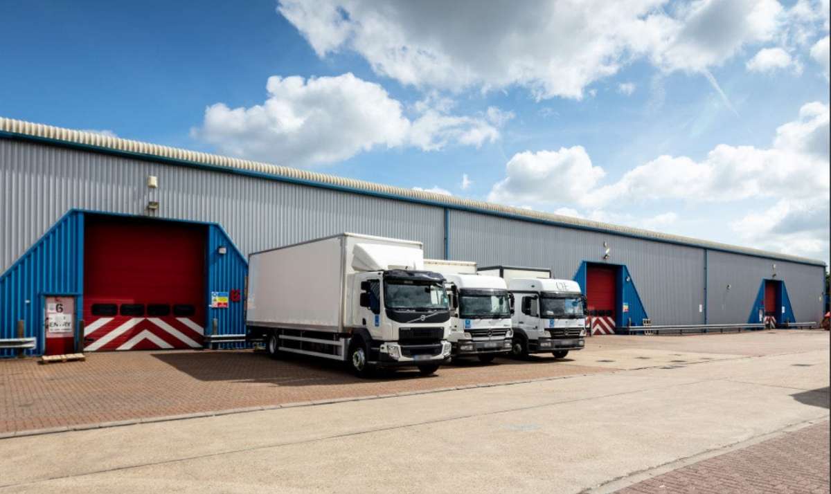 Industrial Unit in Chadwell St Mary - photo 2