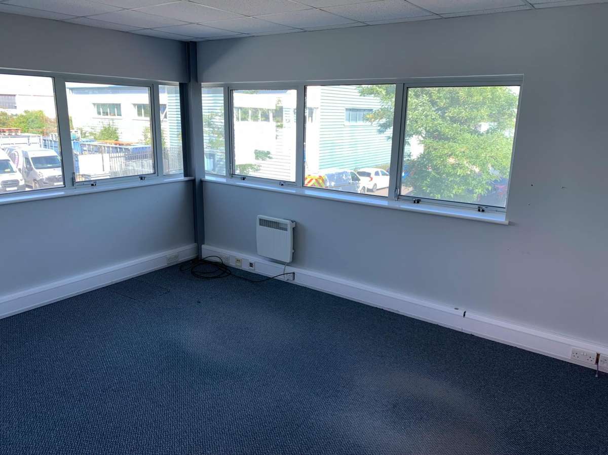 Industrial Unit in Erith - photo 4