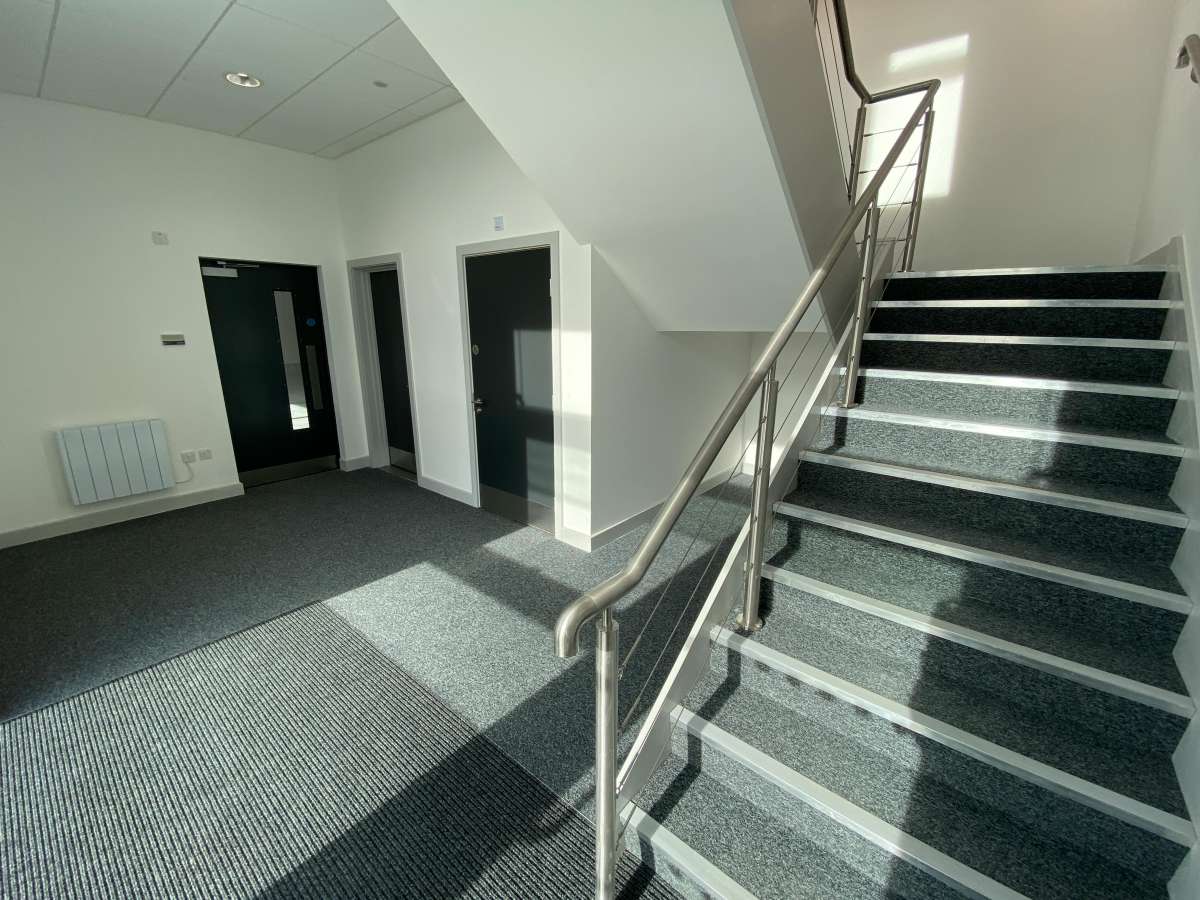 Industrial Unit in Dartford - photo 3